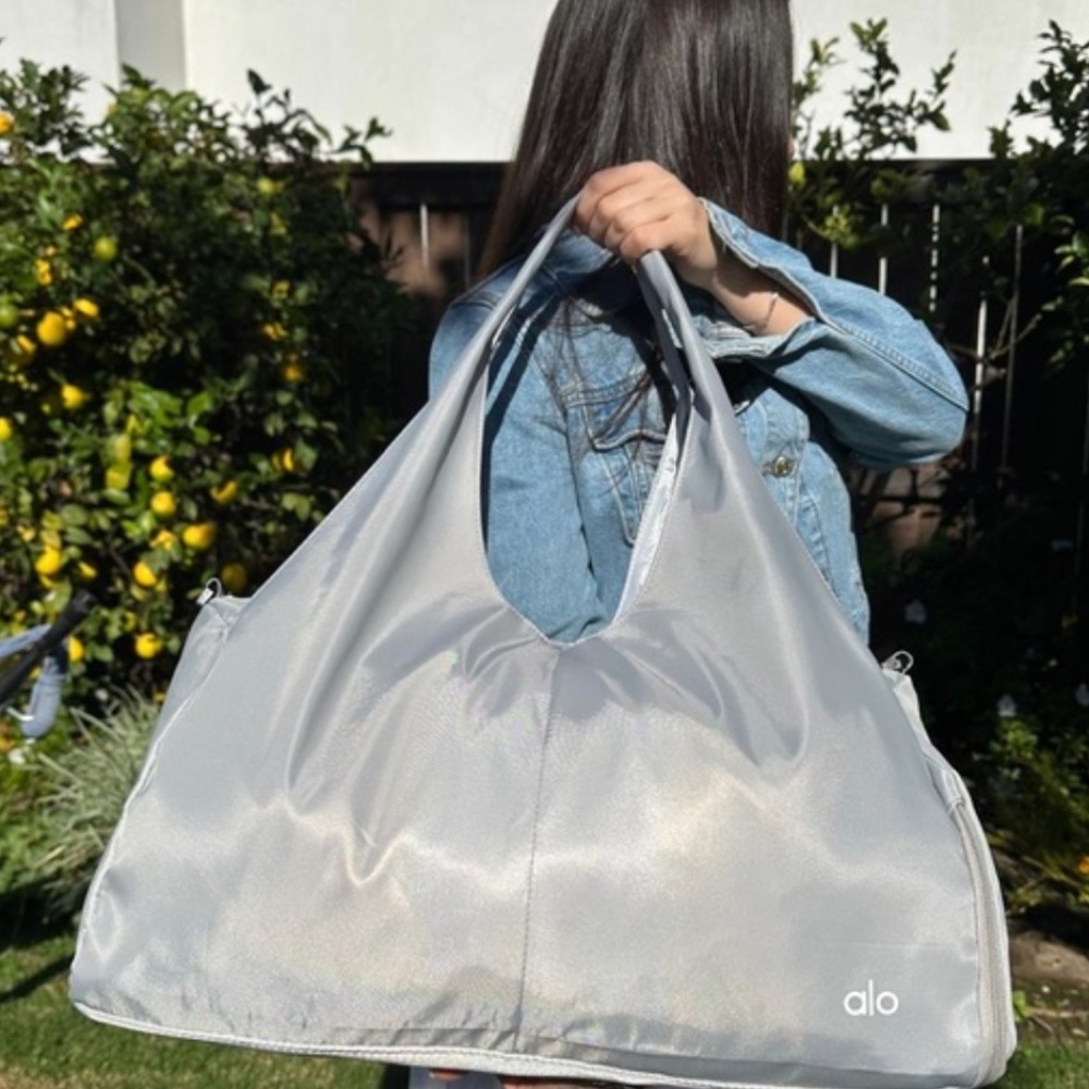 Alo tote bag